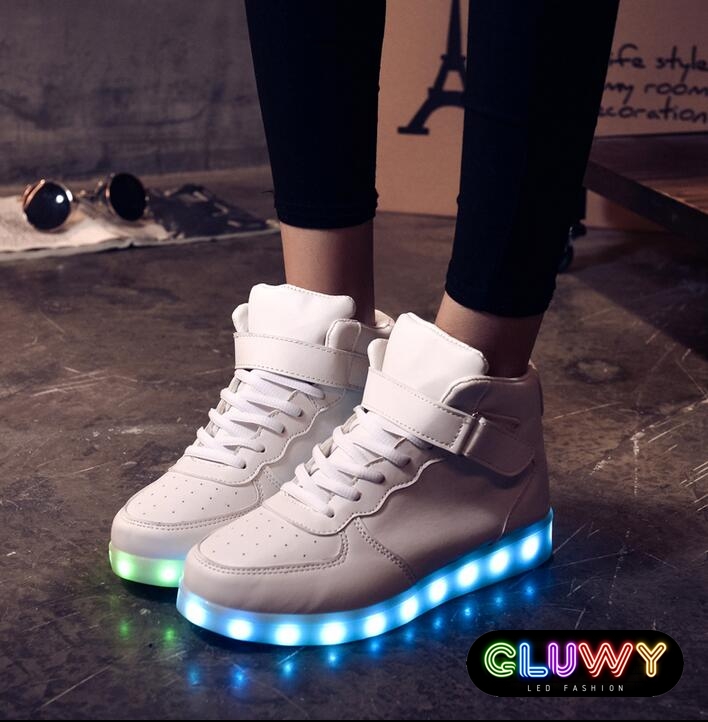 stave Manhattan eskortere Hvide LED sko Sneakers - App til at ændre farve via din telefon | Cool Mania